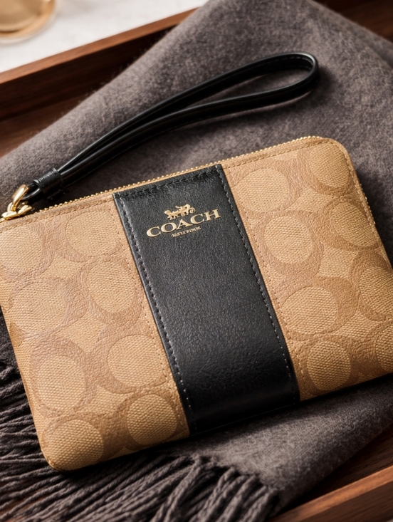 Coach Handbags - Coach Wristlet Bag